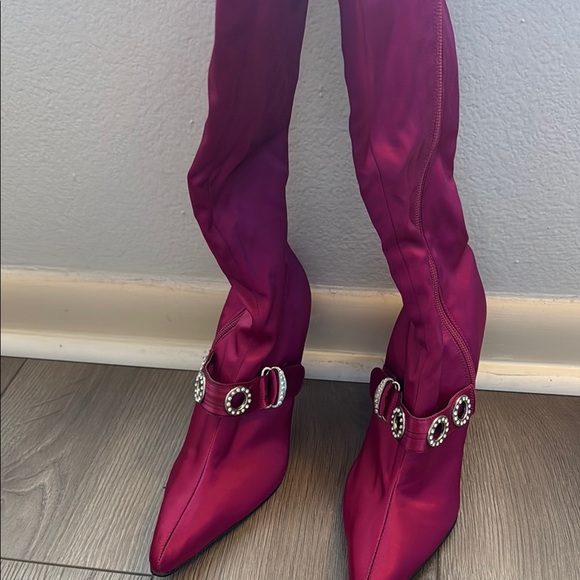 Elegant Magenta Women's Boots - Picture 1 of 8